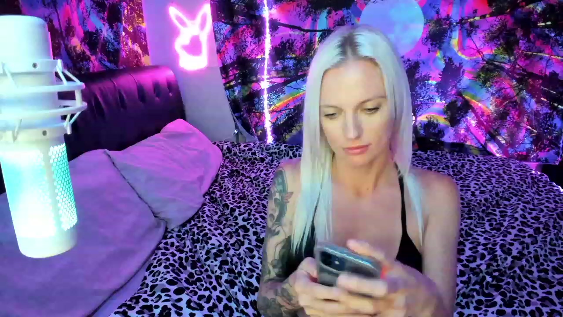 Gallery image thumbnail from Xo_belle's myfreecams stream on, 09/28/2023, 05:54 image 10 of 20