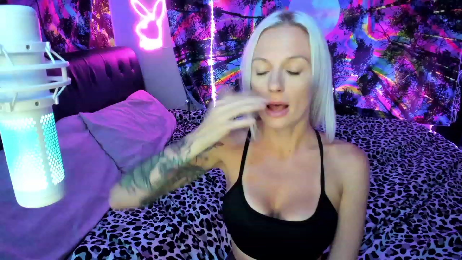 Gallery image thumbnail from Xo_belle's myfreecams stream on, 09/28/2023, 05:54 image 3 of 20