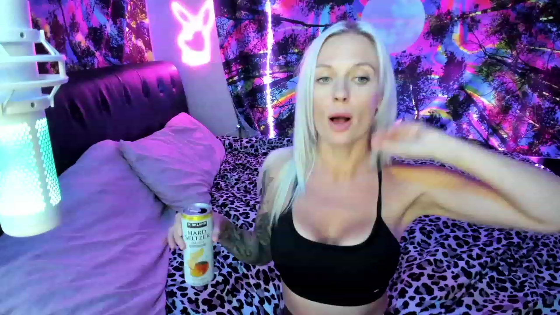 Gallery image thumbnail from Xo_belle's myfreecams stream on, 09/28/2023, 05:54 image 2 of 20