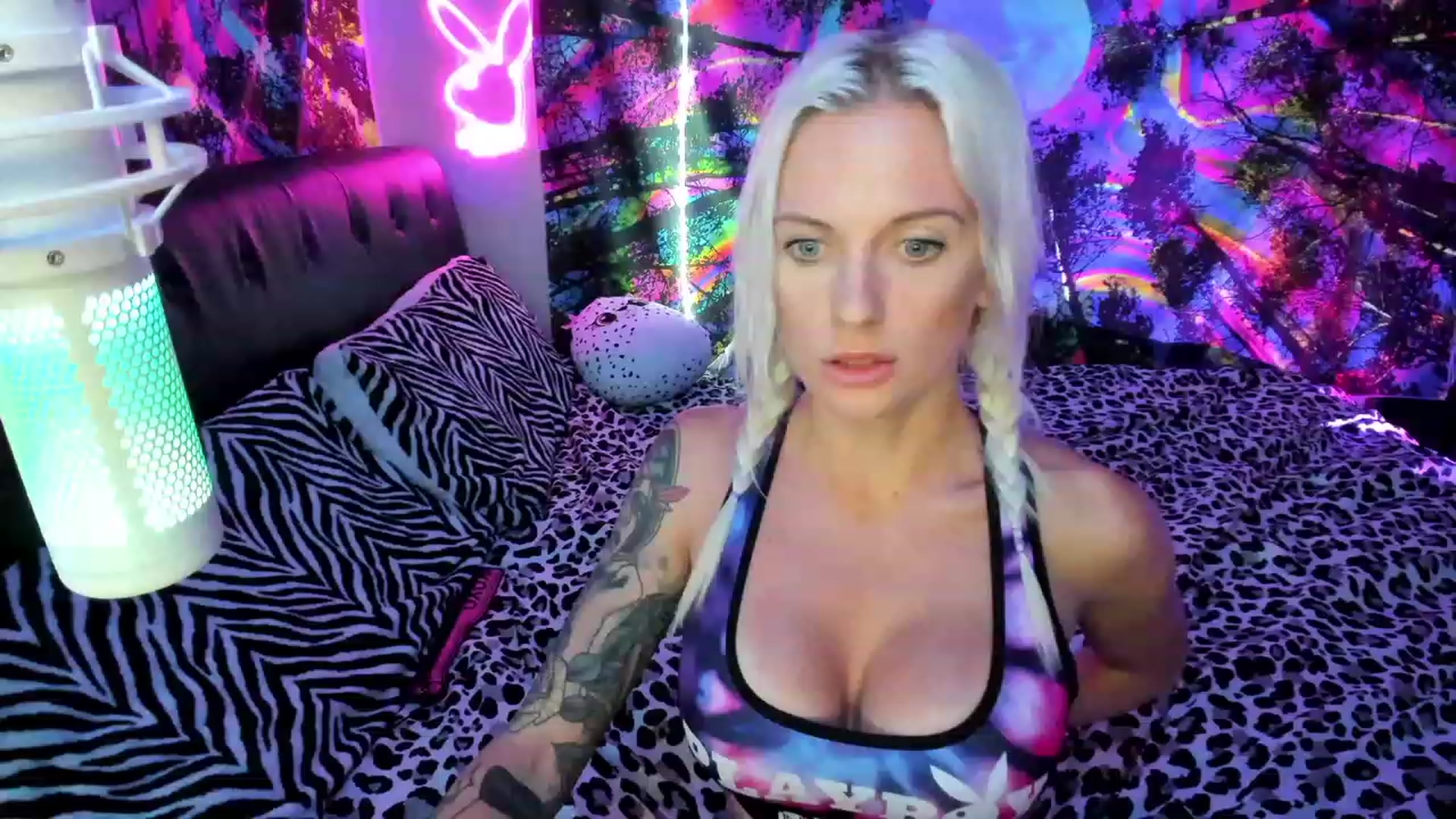 Gallery image thumbnail from Xo_belle's myfreecams stream on, 10/02/2023, 03:29 image 7 of 20