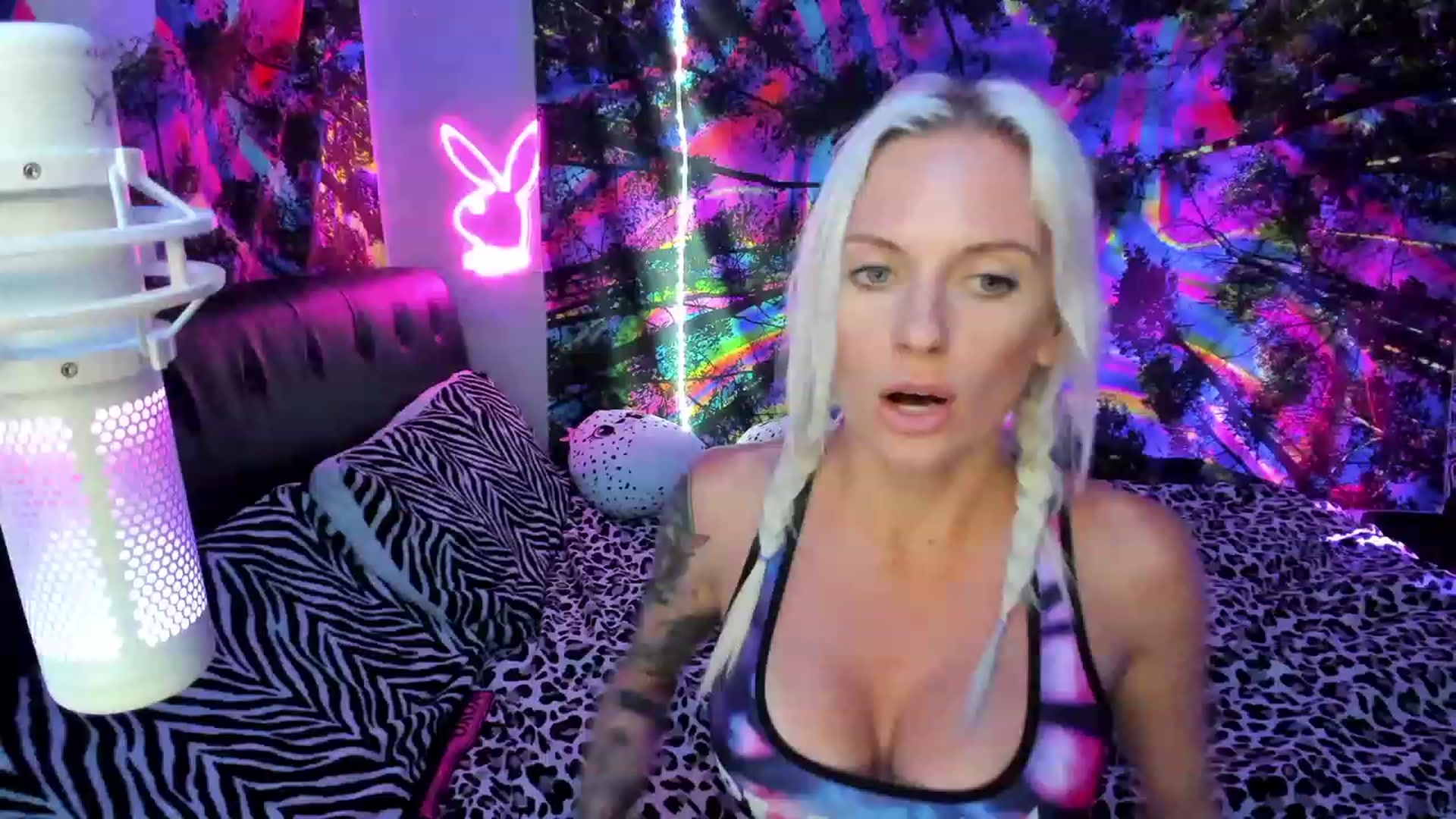 Gallery image thumbnail from Xo_belle's myfreecams stream on, 10/02/2023, 03:29 image 8 of 20