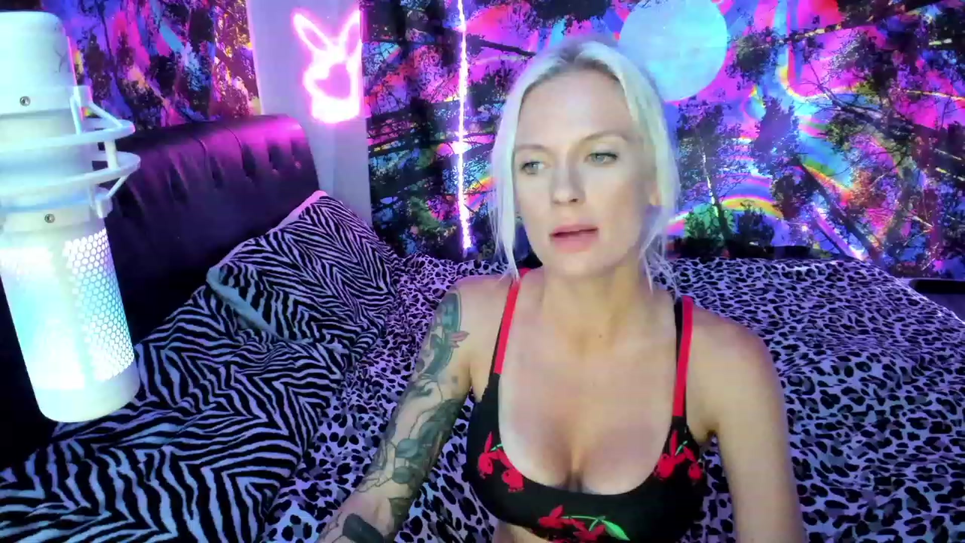 Gallery image thumbnail from Xo_belle's myfreecams stream on, 10/03/2023, 05:59 image 15 of 20