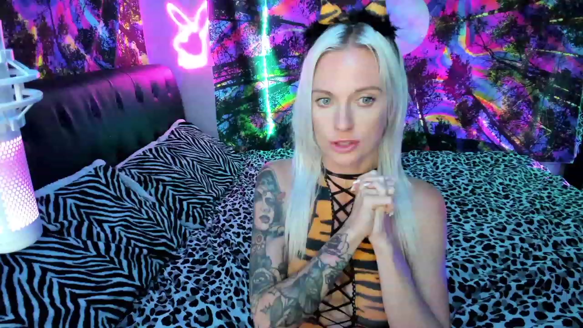 Gallery image thumbnail from Xo_belle's myfreecams stream on, 10/05/2023, 06:25 image 6 of 20