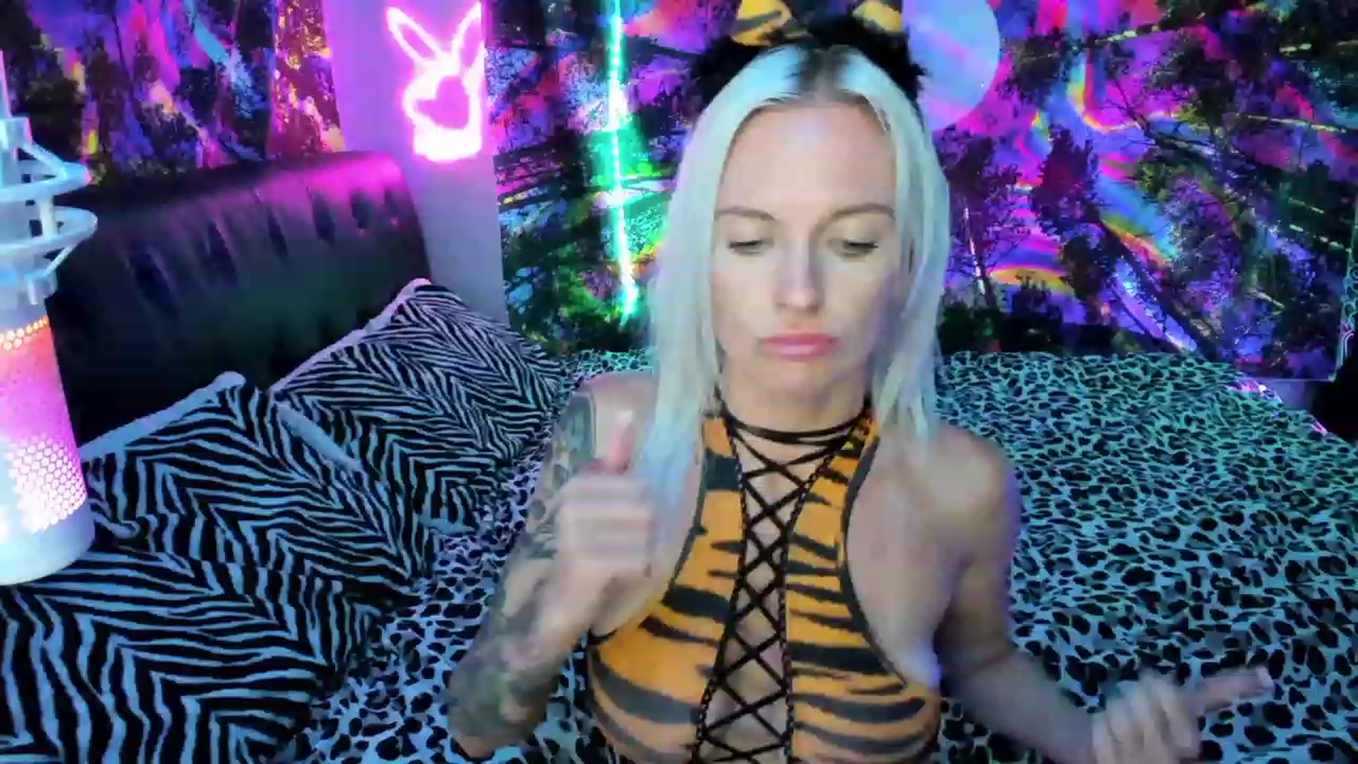 Gallery image thumbnail from Xo_belle's myfreecams stream on, 10/05/2023, 06:25 image 3 of 20