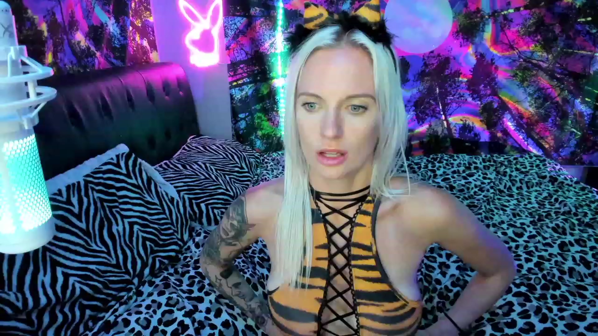 Gallery image thumbnail from Xo_belle's myfreecams stream on, 10/05/2023, 08:26 image 18 of 20