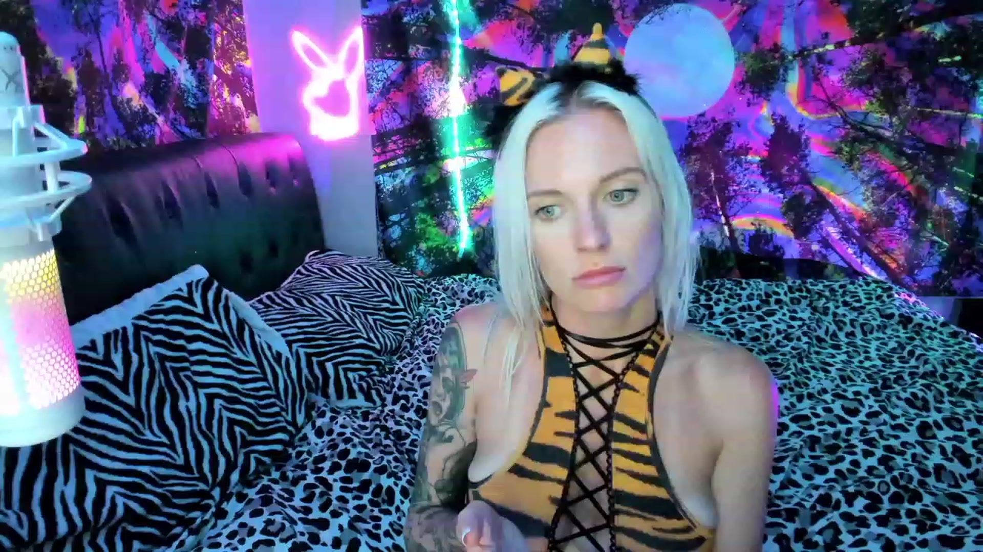 Gallery image thumbnail from Xo_belle's myfreecams stream on, 10/05/2023, 08:26 image 16 of 20