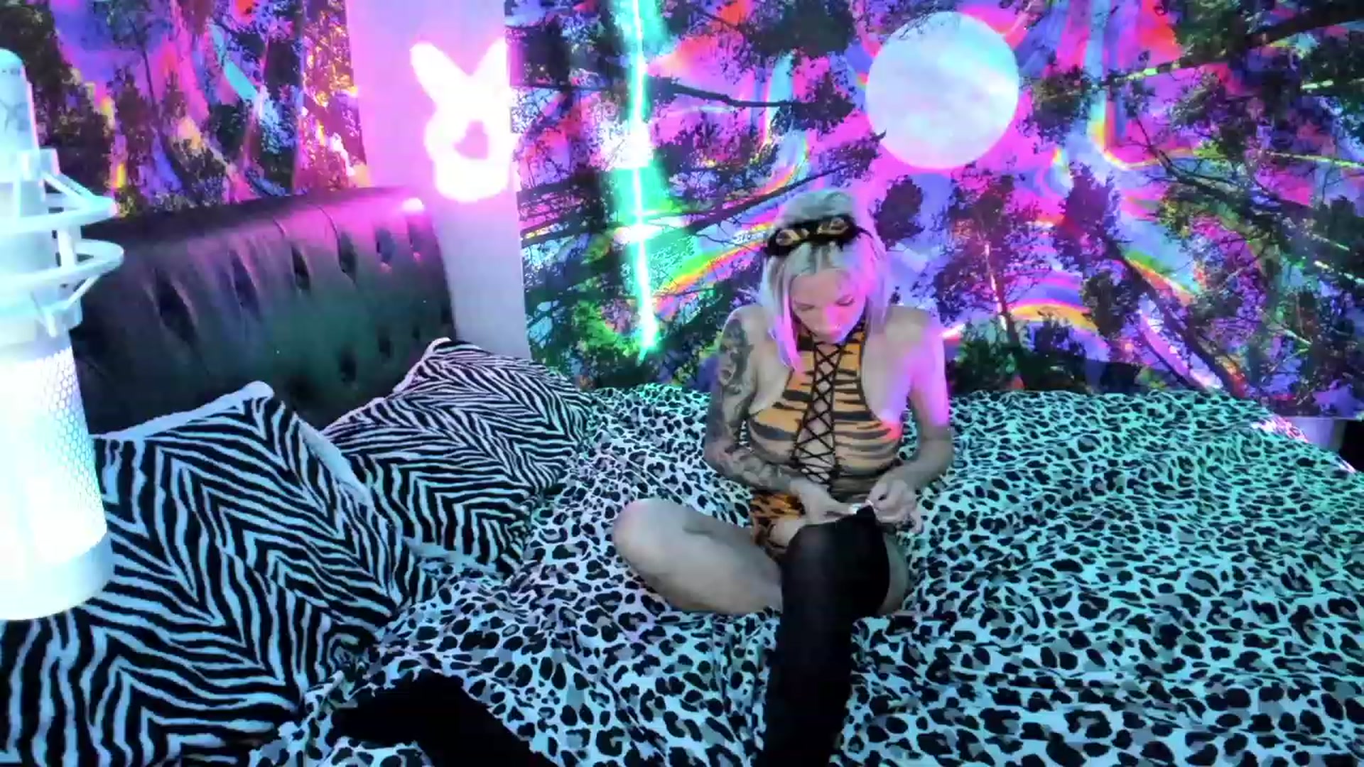 Gallery image thumbnail from Xo_belle's myfreecams stream on, 10/05/2023, 08:26 image 10 of 20