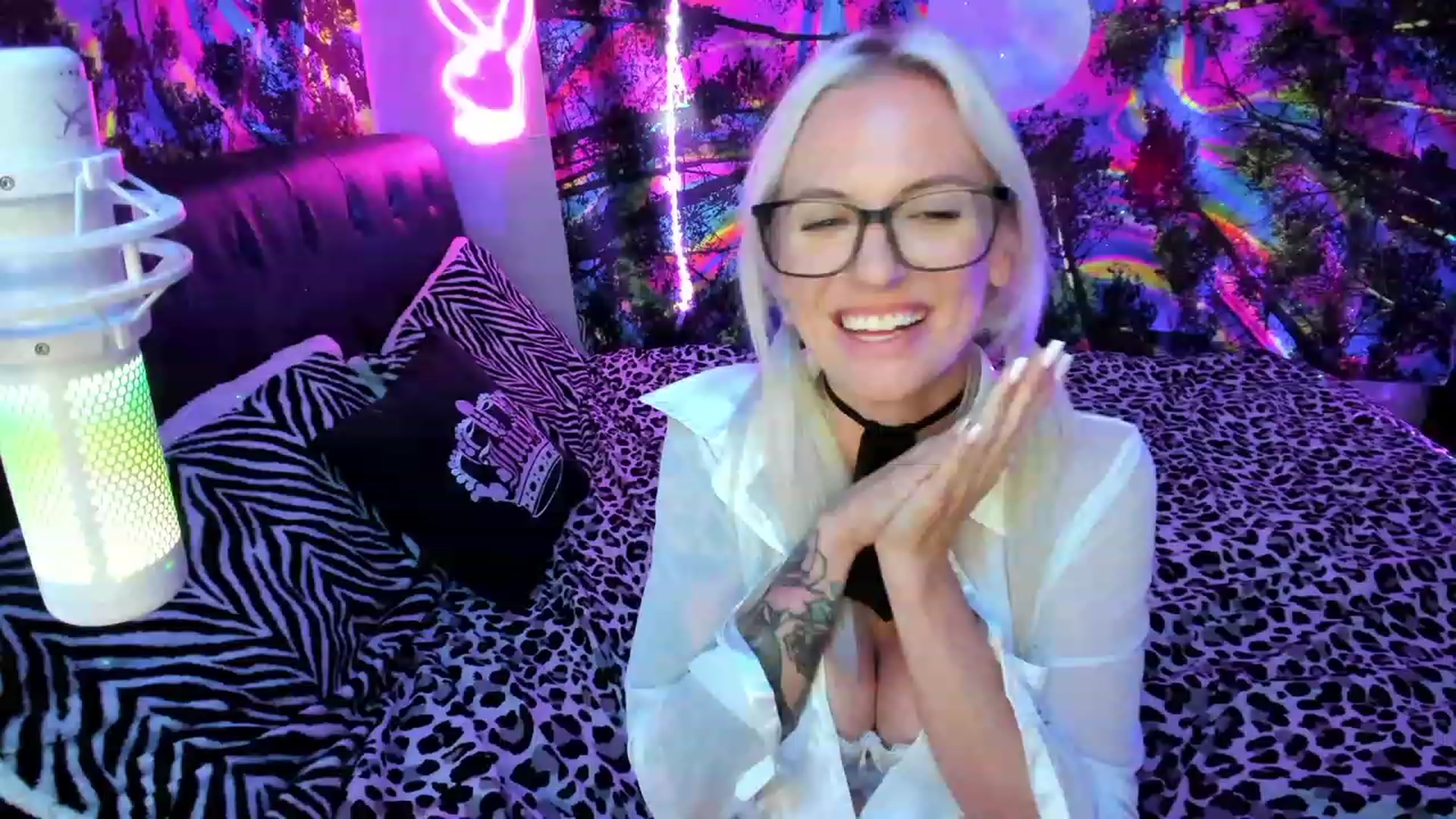 Gallery image thumbnail from Xo_belle's myfreecams stream on, 10/06/2023, 04:59 image 14 of 20