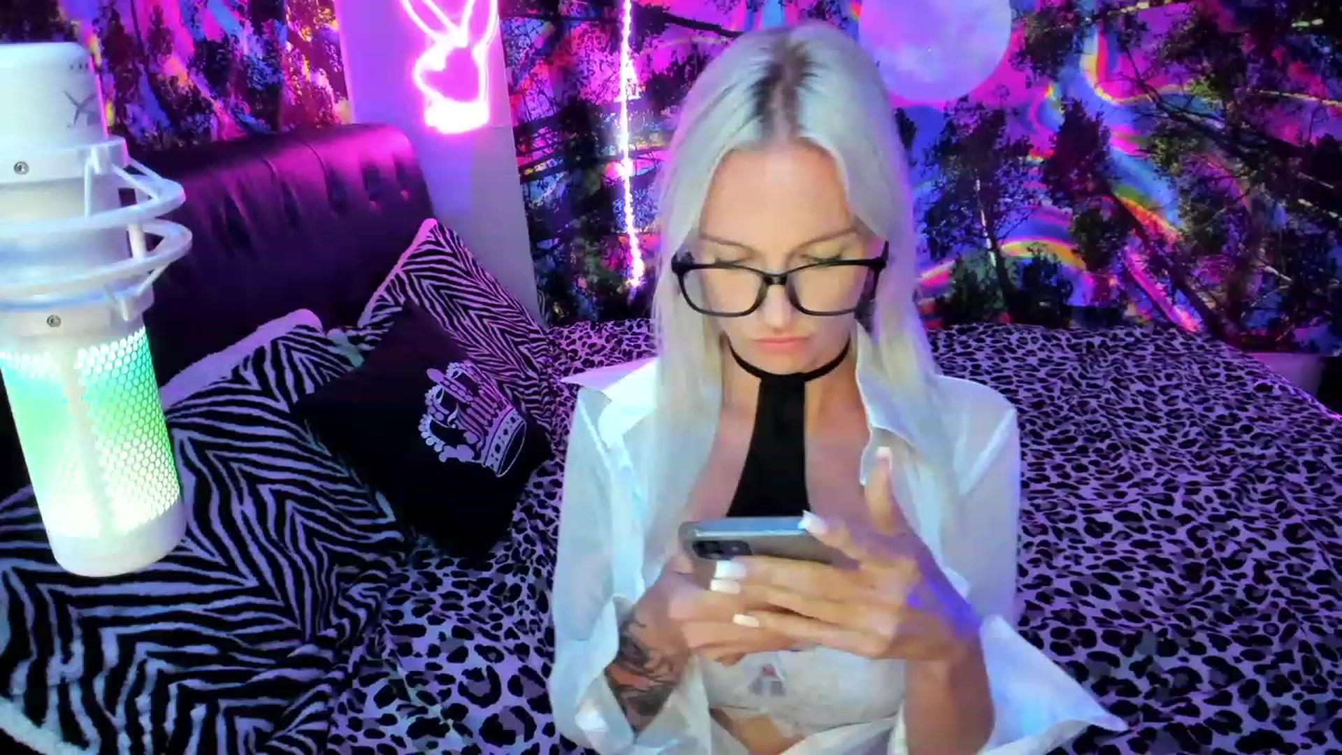 Gallery image thumbnail from Xo_belle's myfreecams stream on, 10/06/2023, 04:59 image 18 of 20