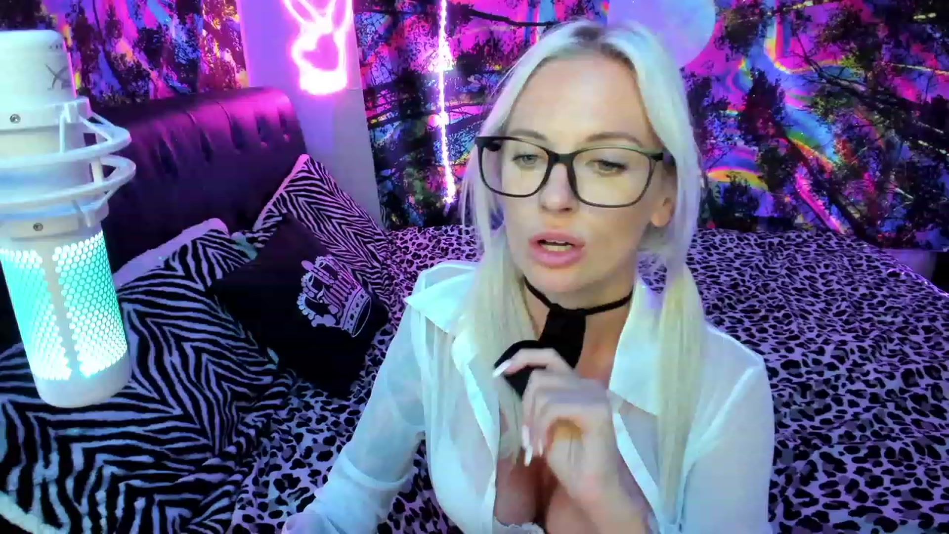 Gallery image thumbnail from Xo_belle's myfreecams stream on, 10/06/2023, 04:59 image 15 of 20