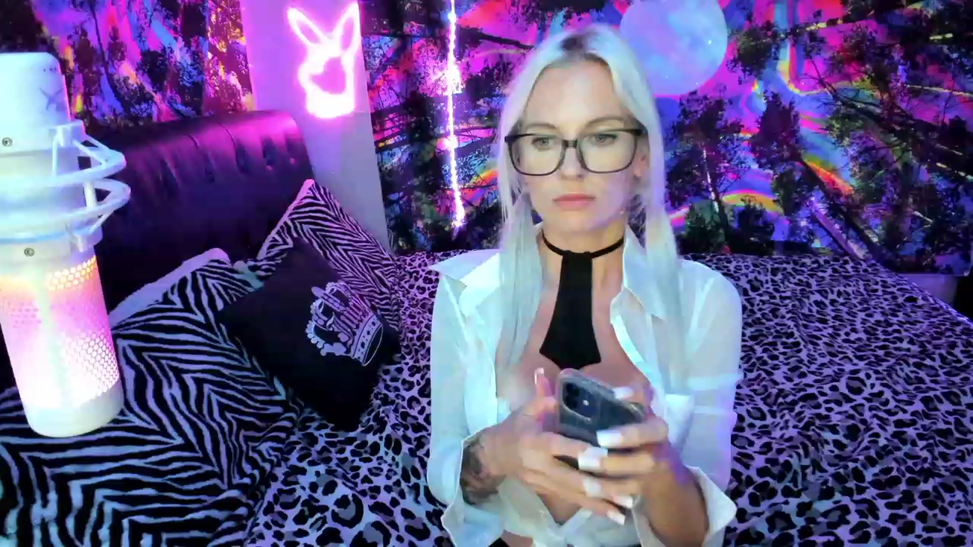 Gallery image thumbnail from Xo_belle's myfreecams stream on, 10/06/2023, 07:27 image 5 of 20
