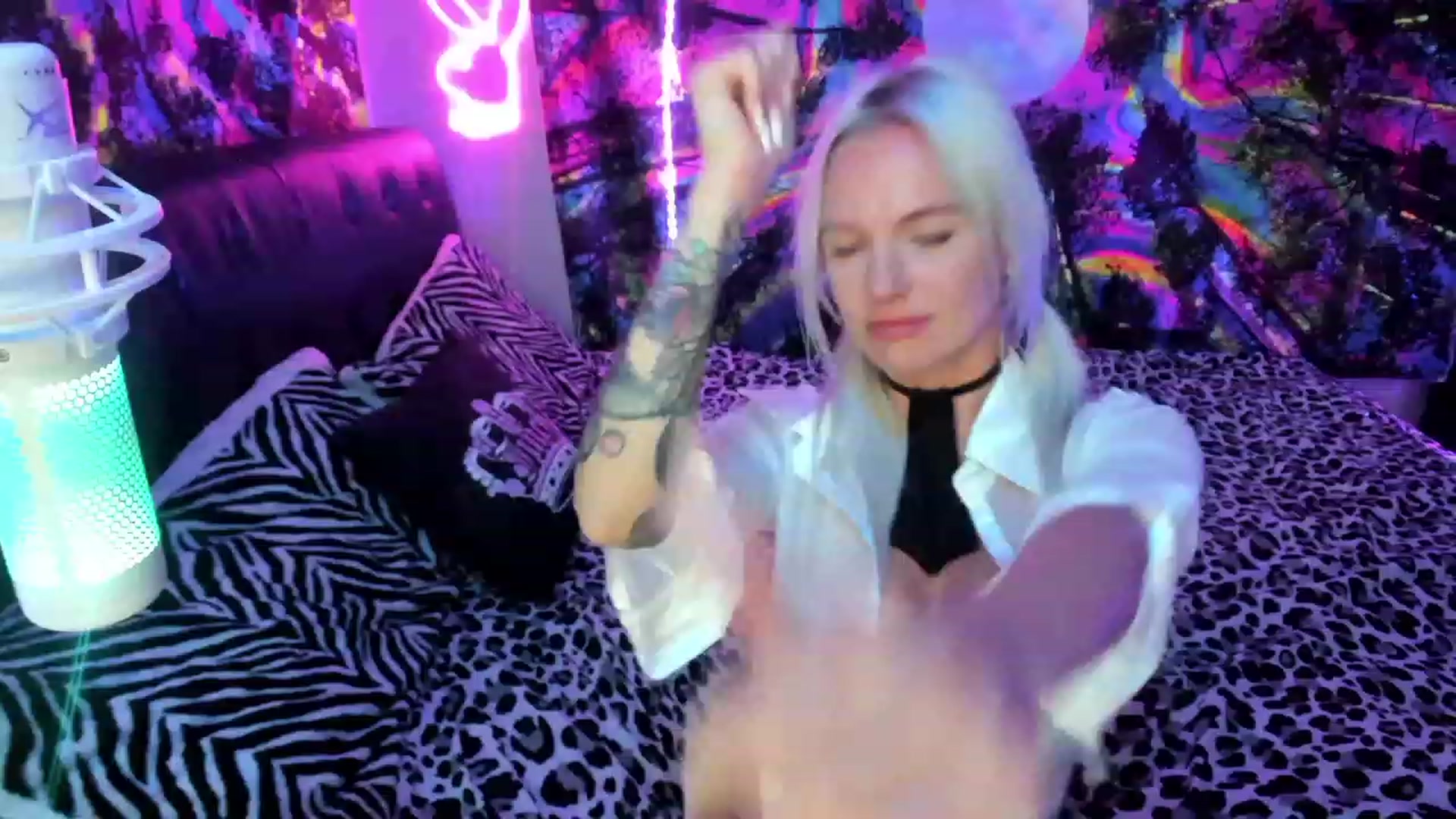 Gallery image thumbnail from Xo_belle's myfreecams stream on, 10/06/2023, 07:44 image 19 of 20