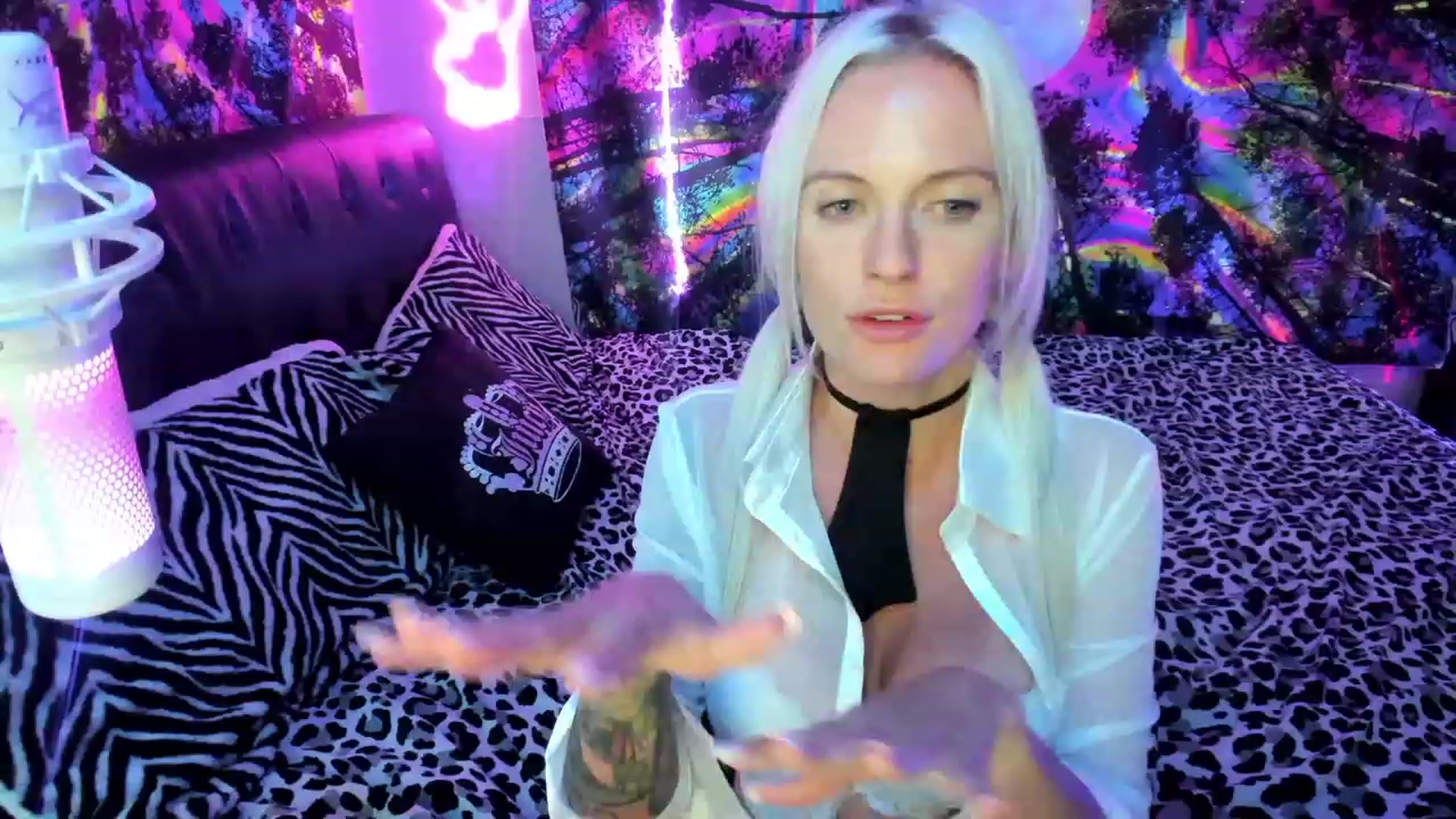 Gallery image thumbnail from Xo_belle's myfreecams stream on, 10/06/2023, 09:21 image 1 of 20