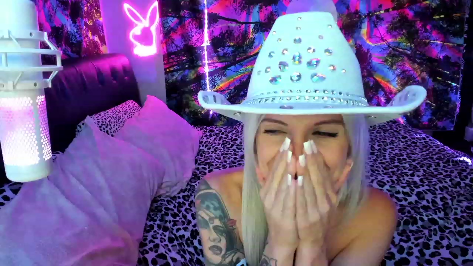 Gallery image thumbnail from Xo_belle's myfreecams stream on, 10/21/2023, 07:07 image 4 of 20