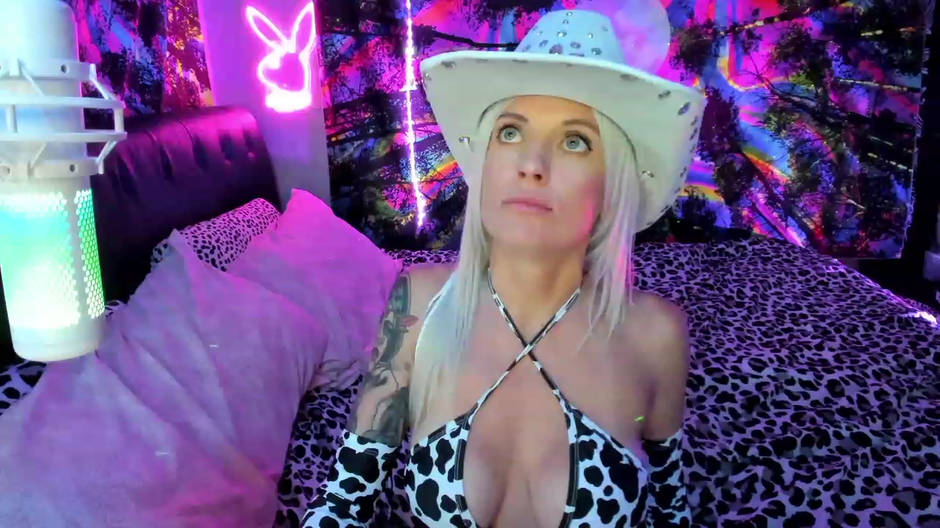 Gallery image thumbnail from Xo_belle's myfreecams stream on, 10/21/2023, 07:07 image 1 of 20