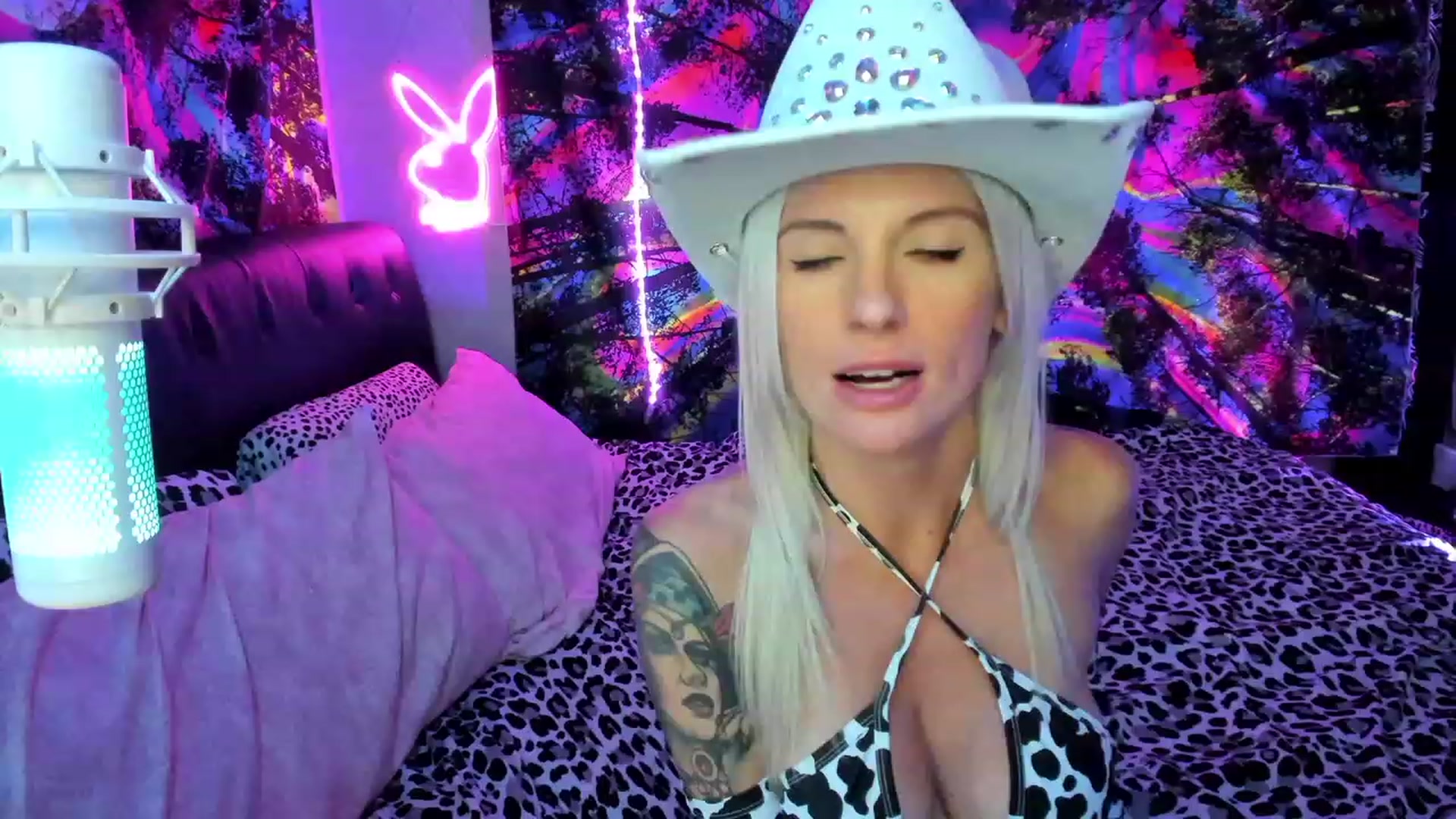 Gallery image thumbnail from Xo_belle's myfreecams stream on, 10/21/2023, 09:19 image 3 of 20