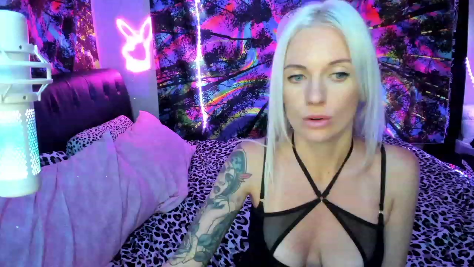 Gallery image thumbnail from Xo_belle's myfreecams stream on, 10/21/2023, 09:19 image 18 of 20