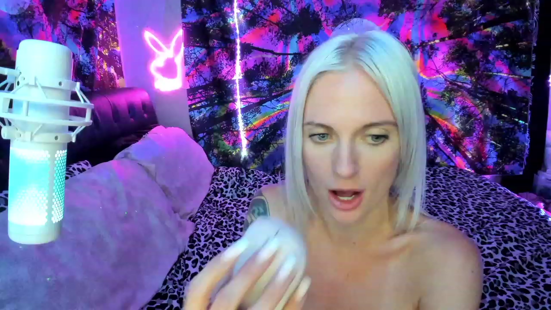 Gallery image thumbnail from Xo_belle's myfreecams stream on, 10/22/2023, 07:12 image 18 of 20