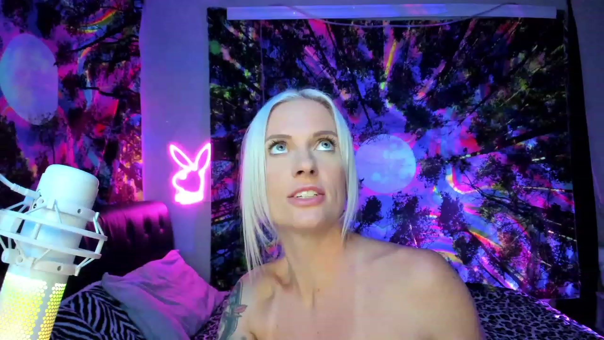 Gallery image thumbnail from Xo_belle's myfreecams stream on, 10/25/2023, 03:18 image 9 of 20