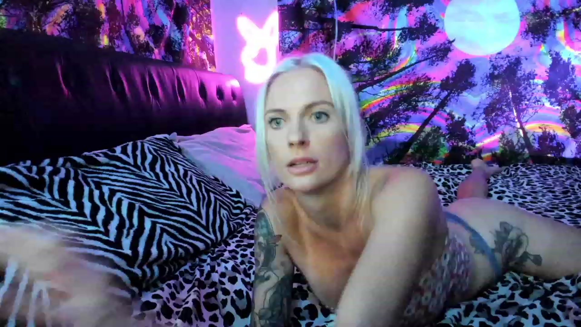 Gallery image thumbnail from Xo_belle's myfreecams stream on, 10/25/2023, 05:36 image 19 of 20