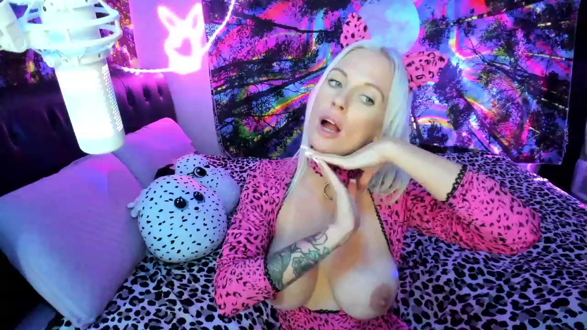 Gallery image thumbnail from Xo_belle's myfreecams stream on, 10/26/2023, 05:32 image 20 of 20
