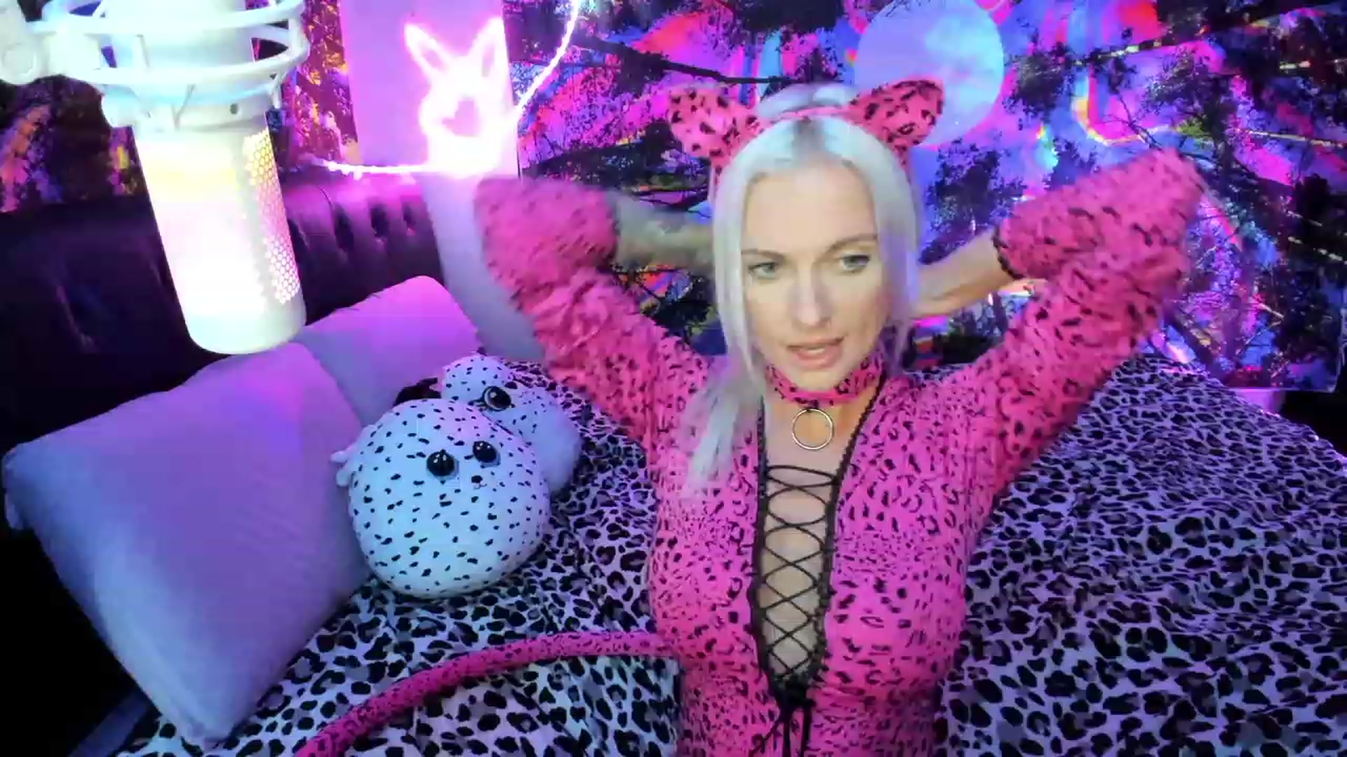 Gallery image thumbnail from Xo_belle's myfreecams stream on, 10/26/2023, 05:32 image 1 of 20