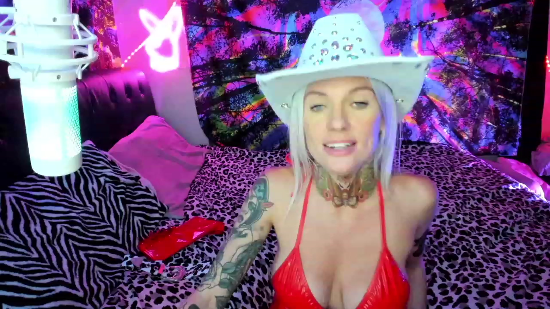 Gallery image thumbnail from Xo_belle's myfreecams stream on, 10/28/2023, 03:33 image 12 of 20