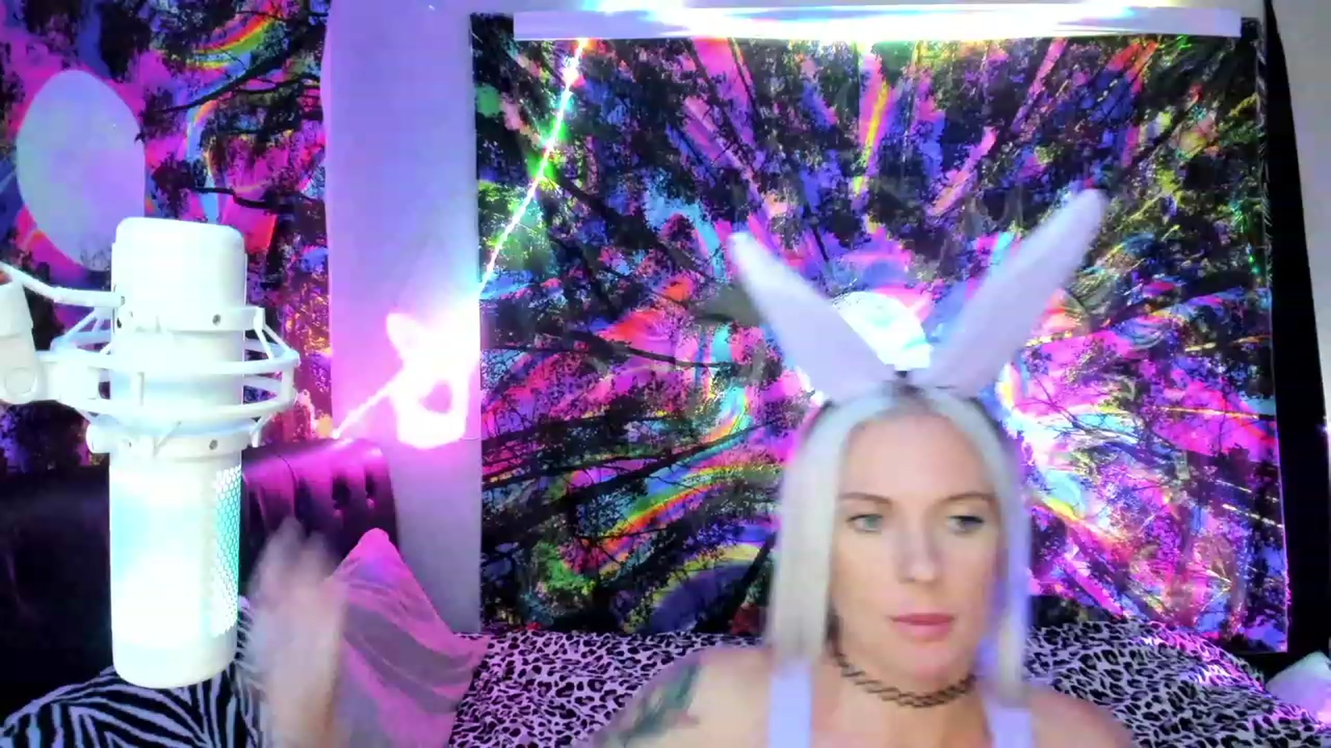 Gallery image thumbnail from Xo_belle's myfreecams stream on, 10/29/2023, 22:48 image 14 of 20