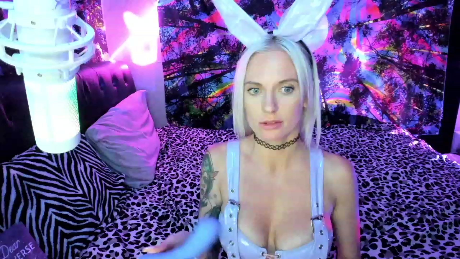Gallery image thumbnail from Xo_belle's myfreecams stream on, 10/30/2023, 04:36 image 3 of 20