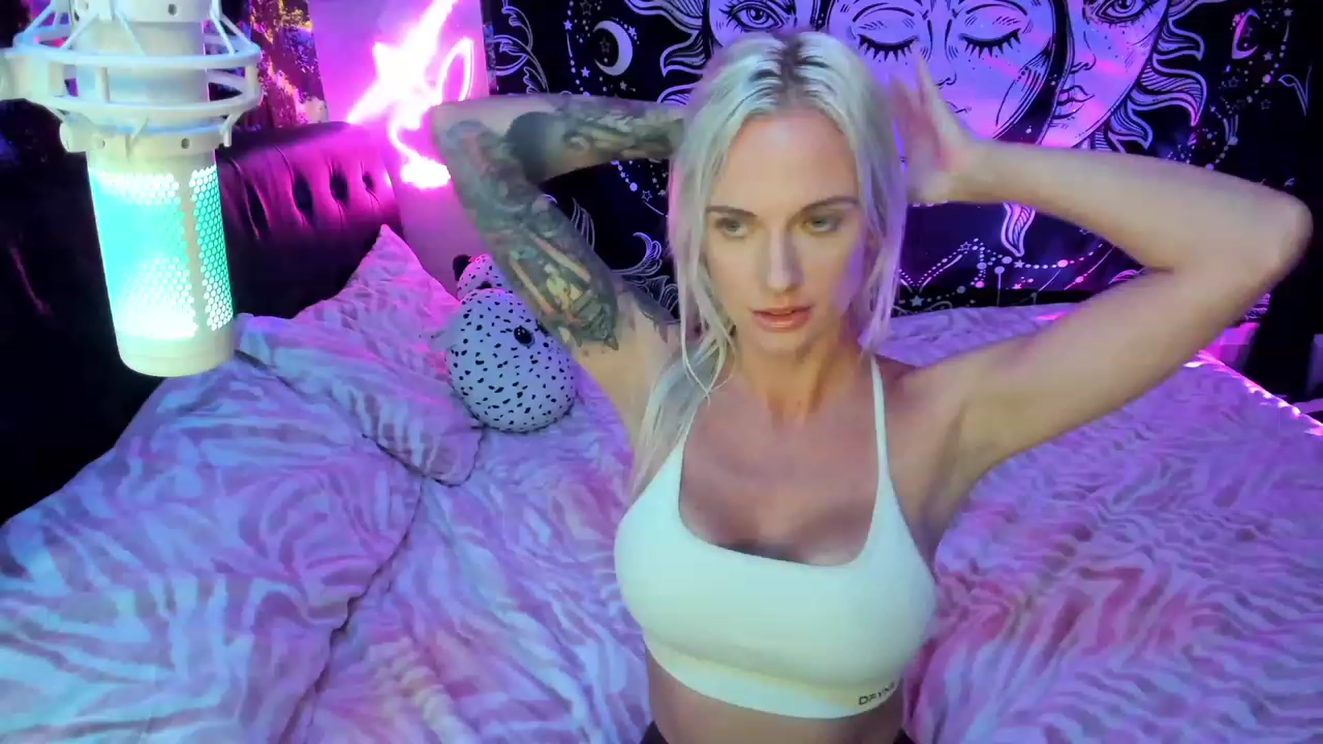 Gallery image thumbnail from Xo_belle's myfreecams stream on, 11/09/2023, 04:09 image 18 of 20