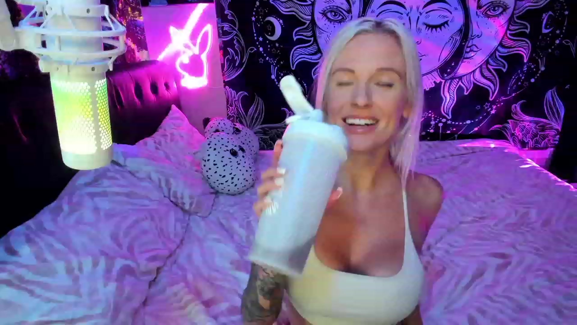 Gallery image thumbnail from Xo_belle's myfreecams stream on, 11/09/2023, 04:09 image 2 of 20