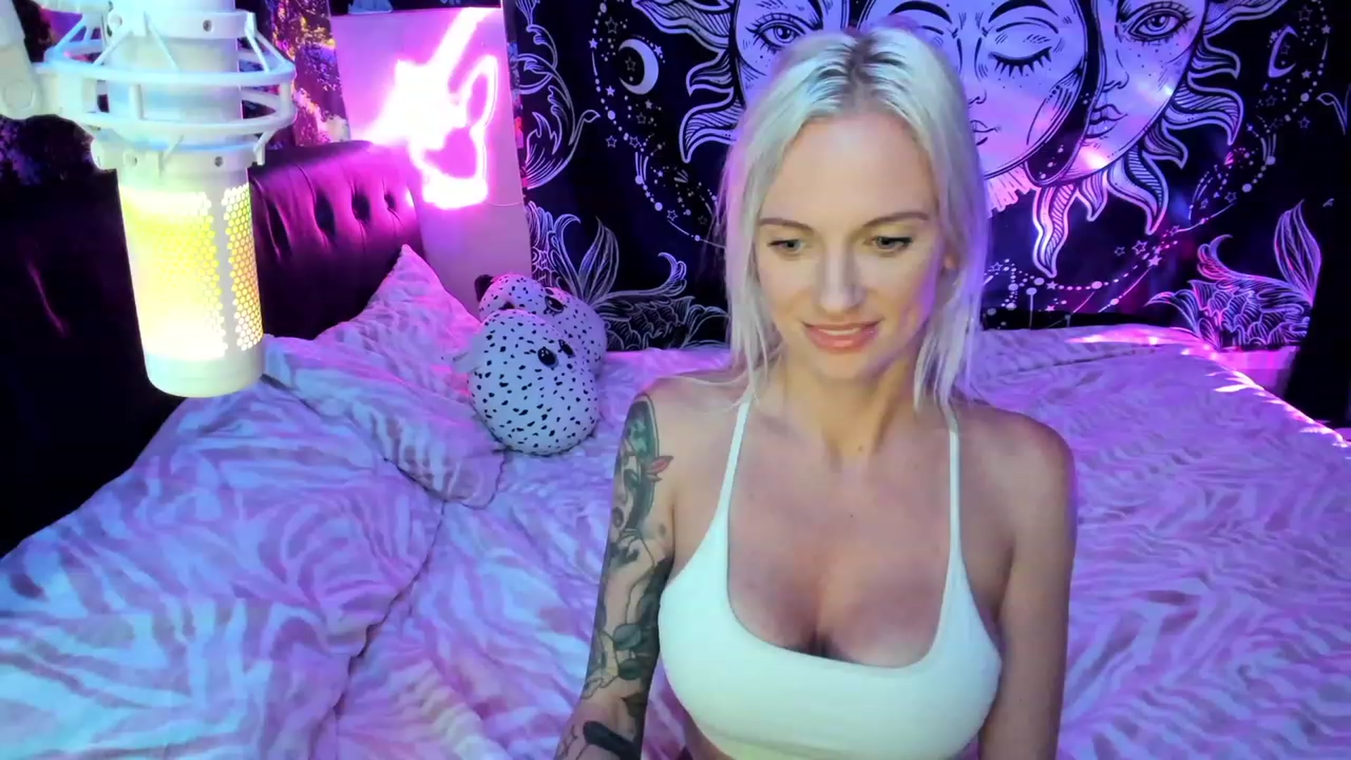 Gallery image thumbnail from Xo_belle's myfreecams stream on, 11/09/2023, 04:09 image 3 of 20