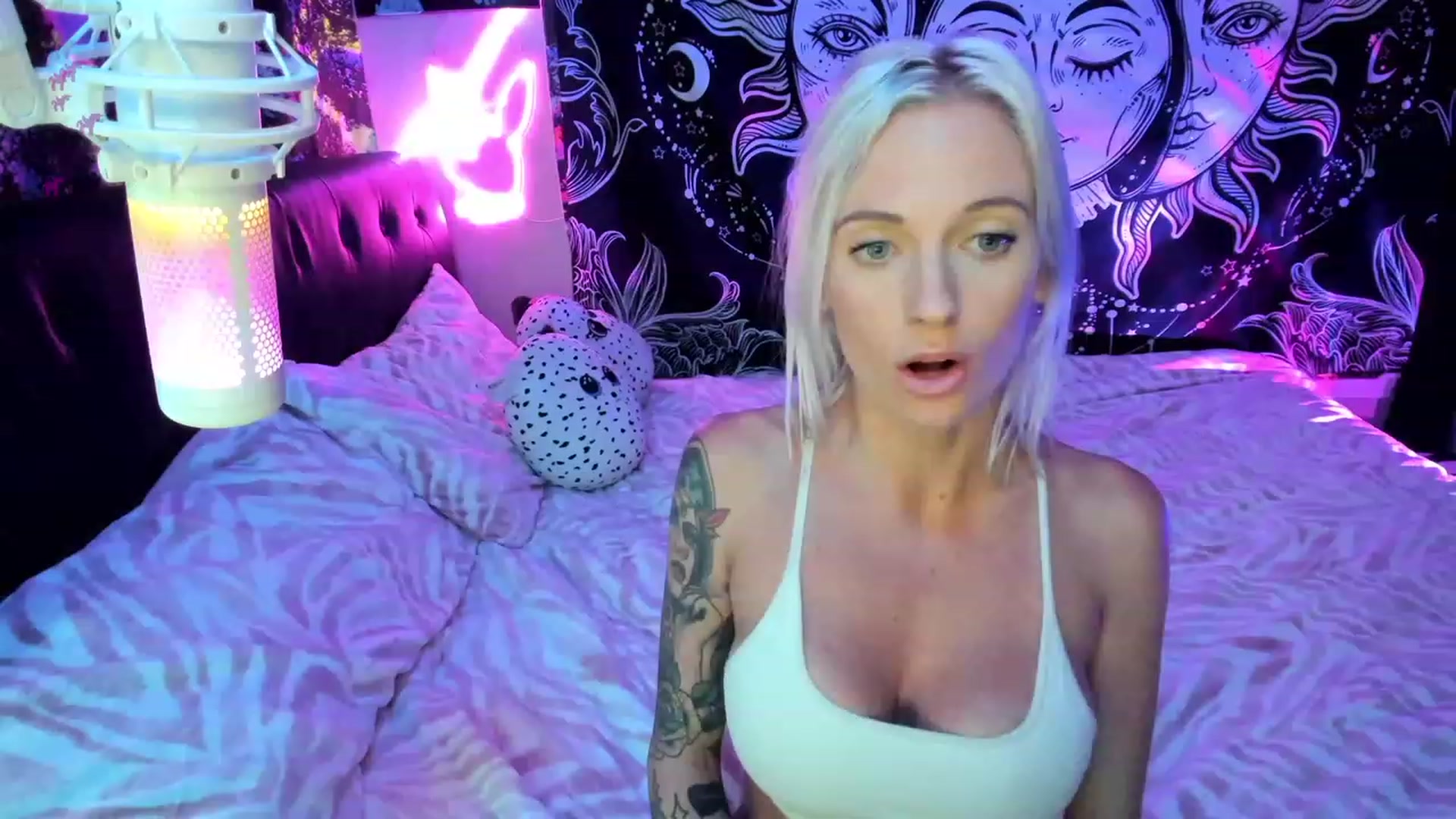 Gallery image thumbnail from Xo_belle's myfreecams stream on, 11/09/2023, 04:09 image 4 of 20