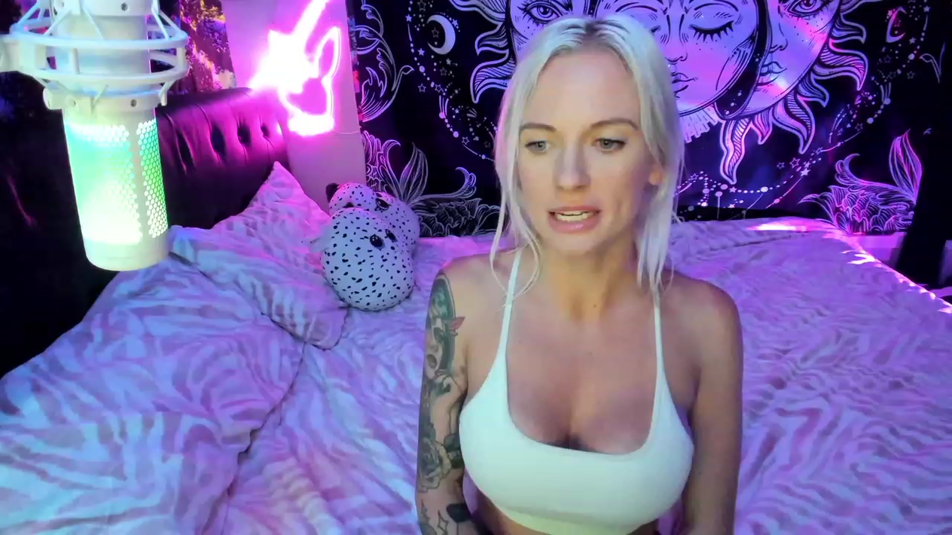 Gallery image thumbnail from Xo_belle's myfreecams stream on, 11/09/2023, 04:09 image 19 of 20