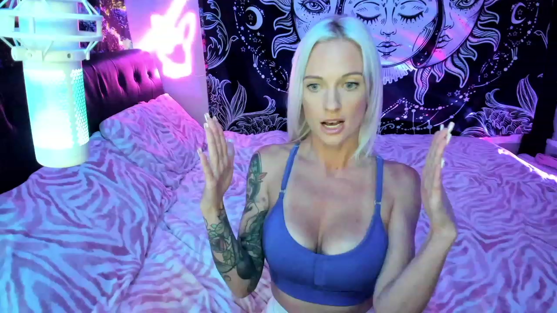 Gallery image thumbnail from Xo_belle's myfreecams stream on, 11/11/2023, 03:41 image 9 of 20