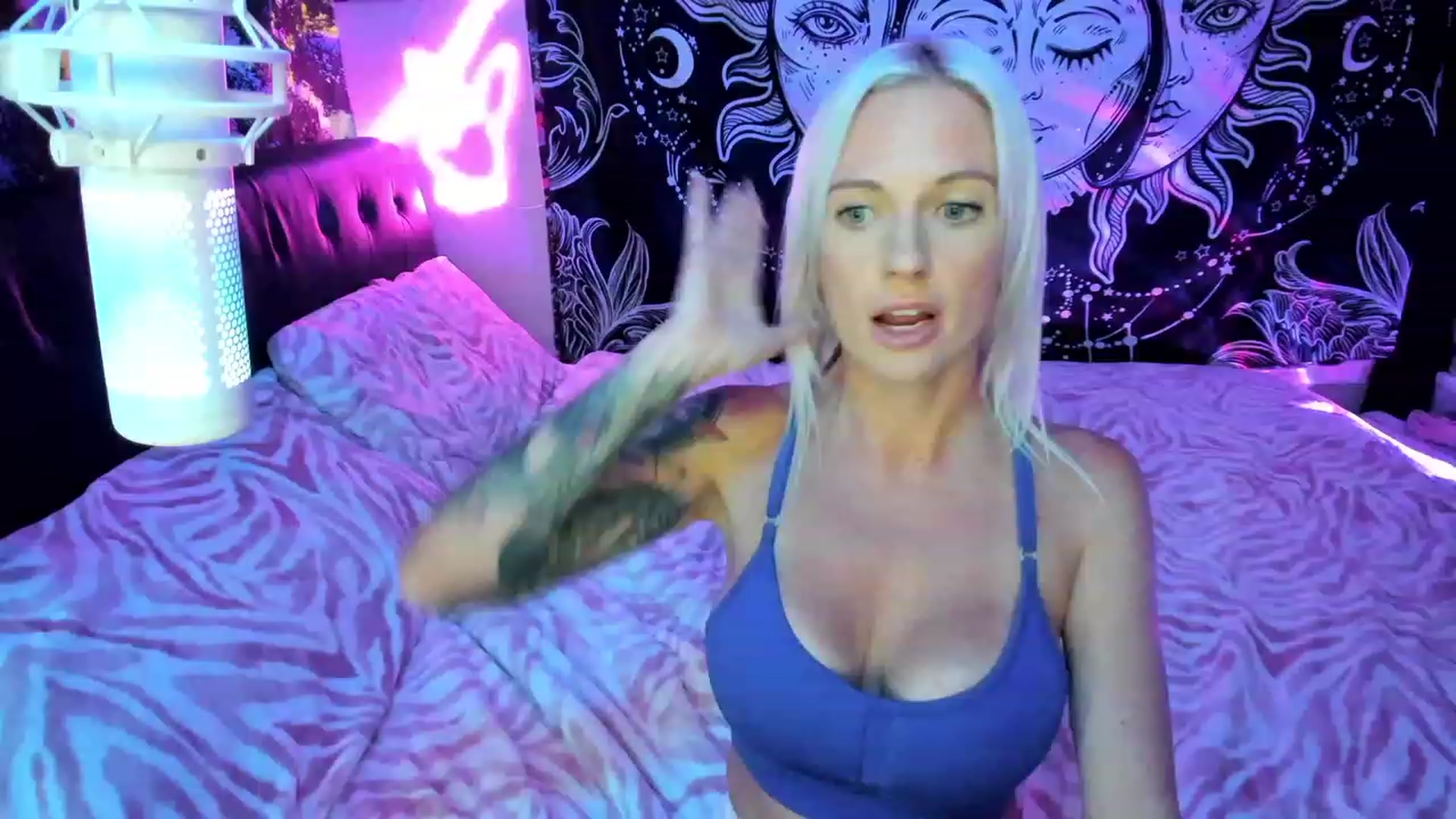 Gallery image thumbnail from Xo_belle's myfreecams stream on, 11/11/2023, 03:41 image 14 of 20