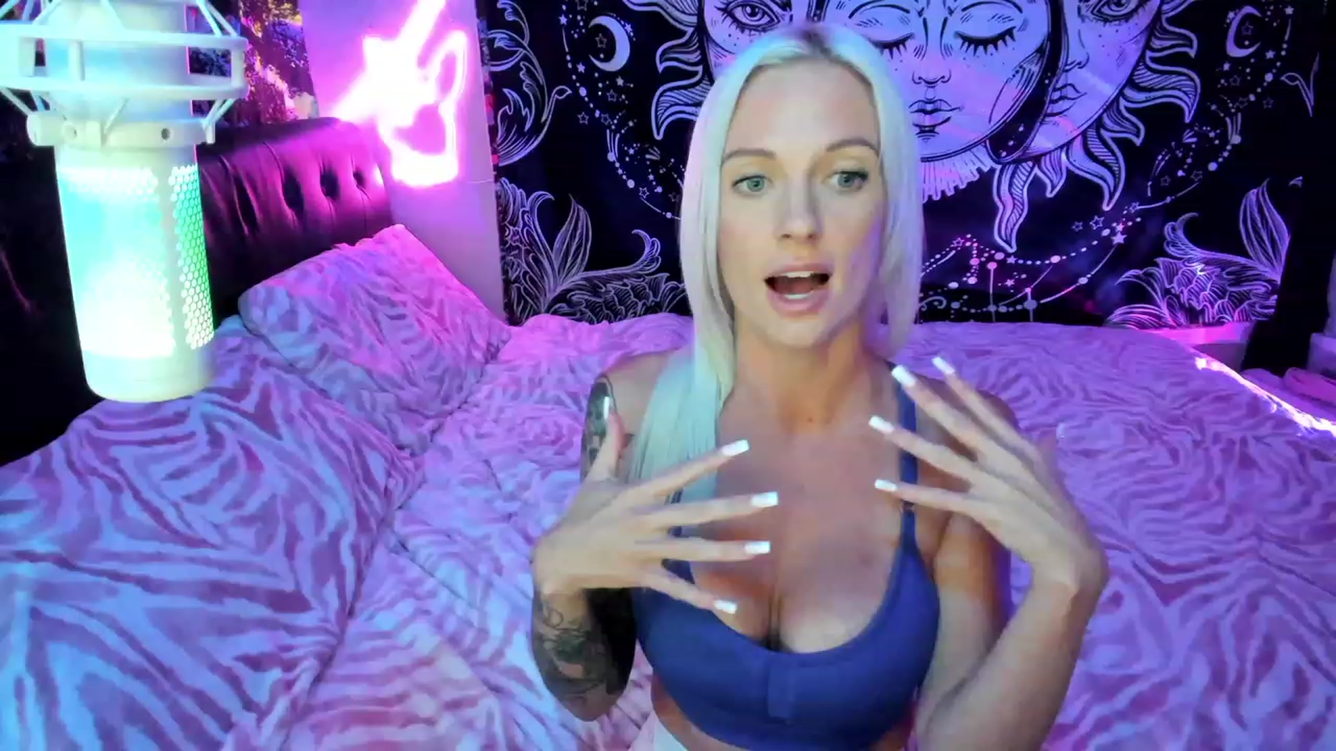 Gallery image thumbnail from Xo_belle's myfreecams stream on, 11/11/2023, 03:41 image 8 of 20