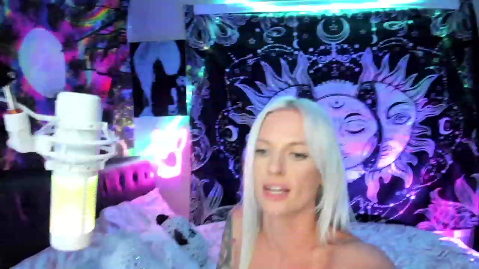 Gallery image thumbnail from Xo_belle's myfreecams stream on, 11/13/2023, 06:21 image 12 of 20
