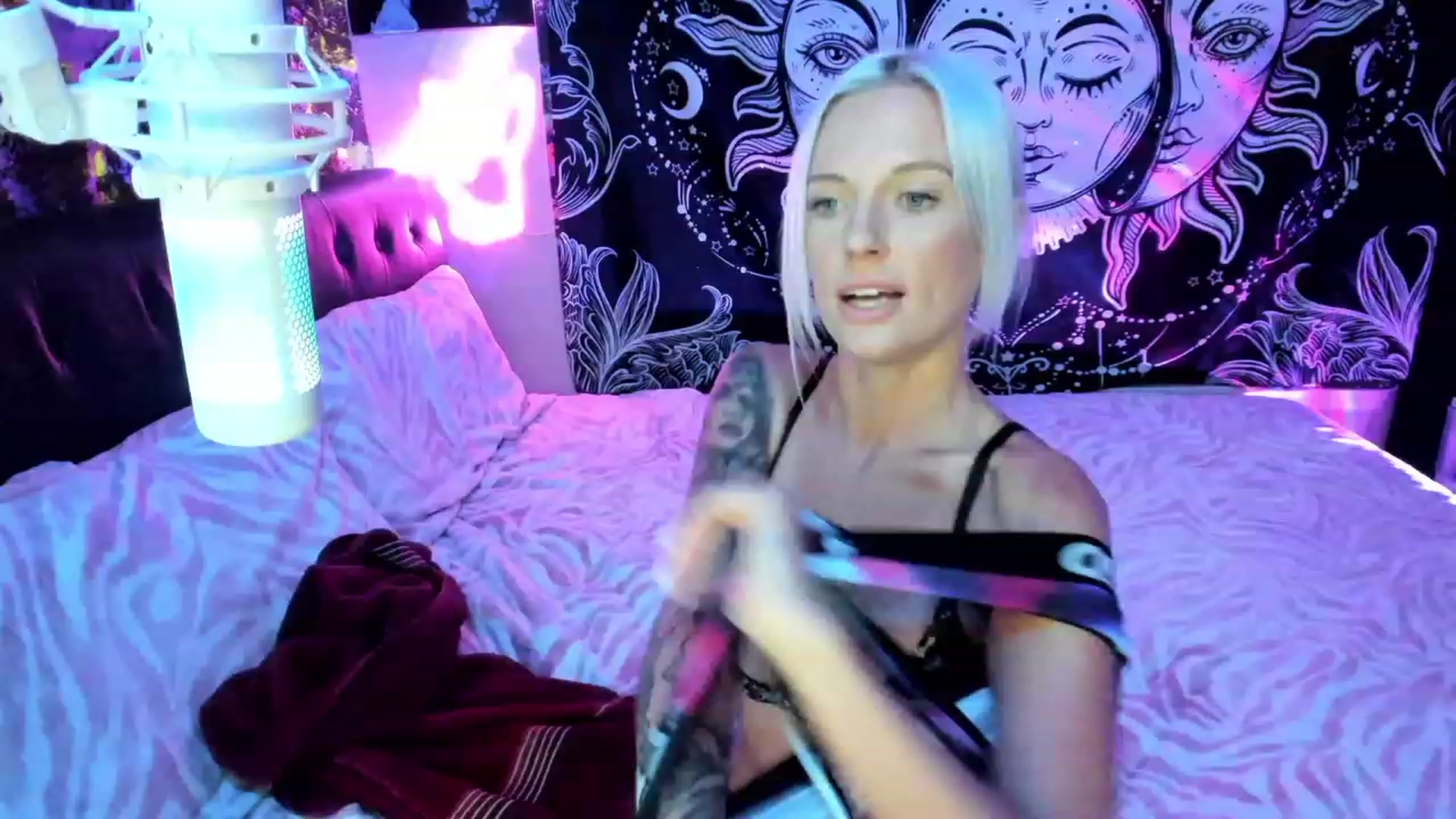 Gallery image thumbnail from Xo_belle's myfreecams stream on, 11/15/2023, 04:35 image 8 of 20