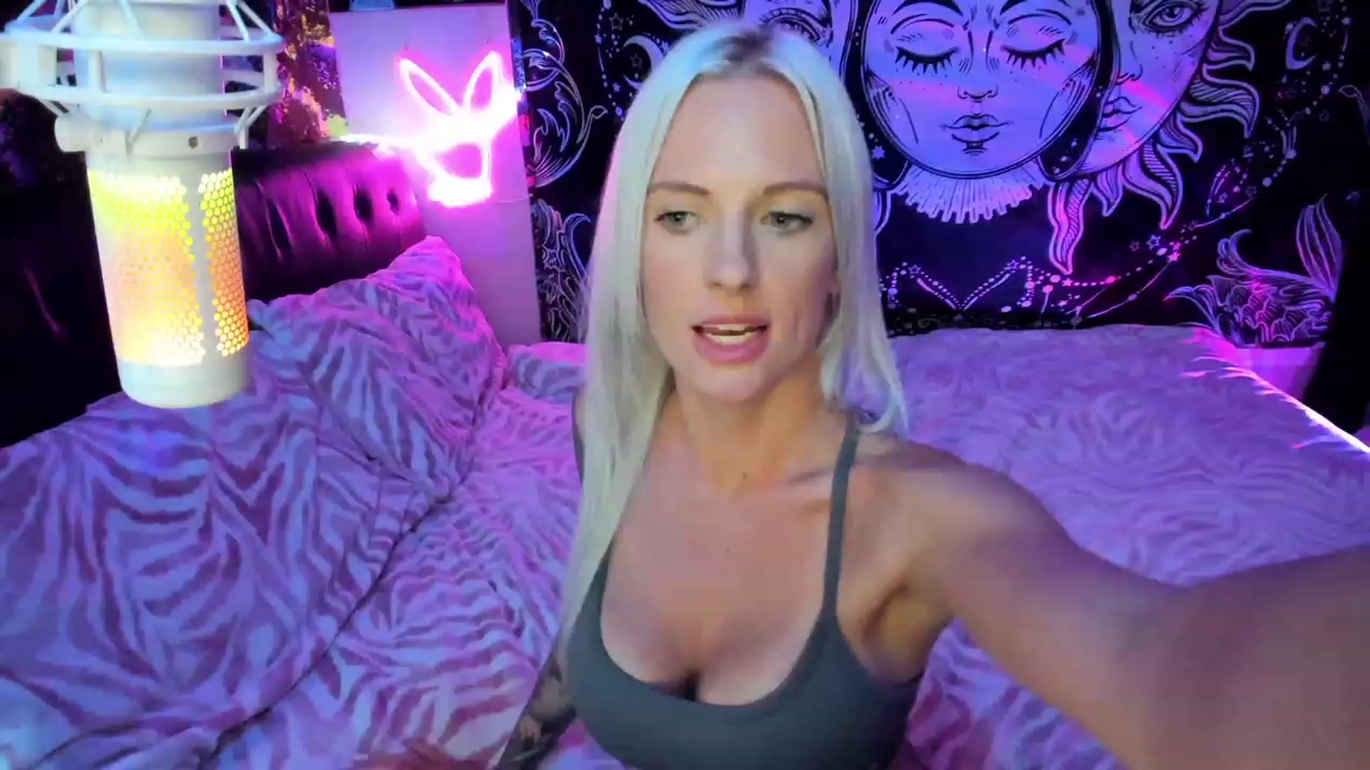 Gallery image thumbnail from Xo_belle's myfreecams stream on, 11/17/2023, 05:58 image 15 of 20