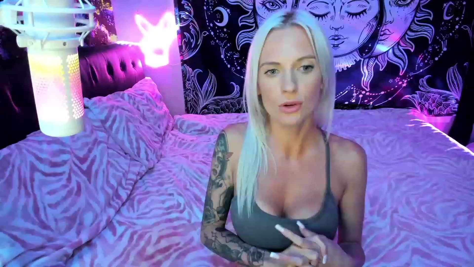 Gallery image thumbnail from Xo_belle's myfreecams stream on, 11/17/2023, 05:58 image 11 of 20