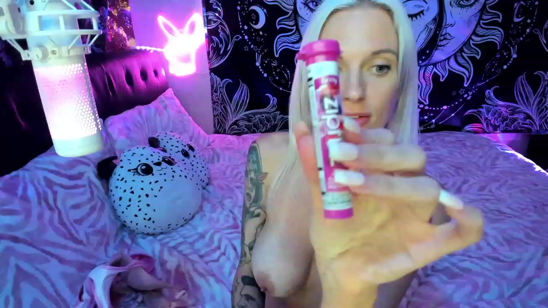 Gallery image thumbnail from Xo_belle's myfreecams stream on, 11/21/2023, 10:41 image 9 of 20