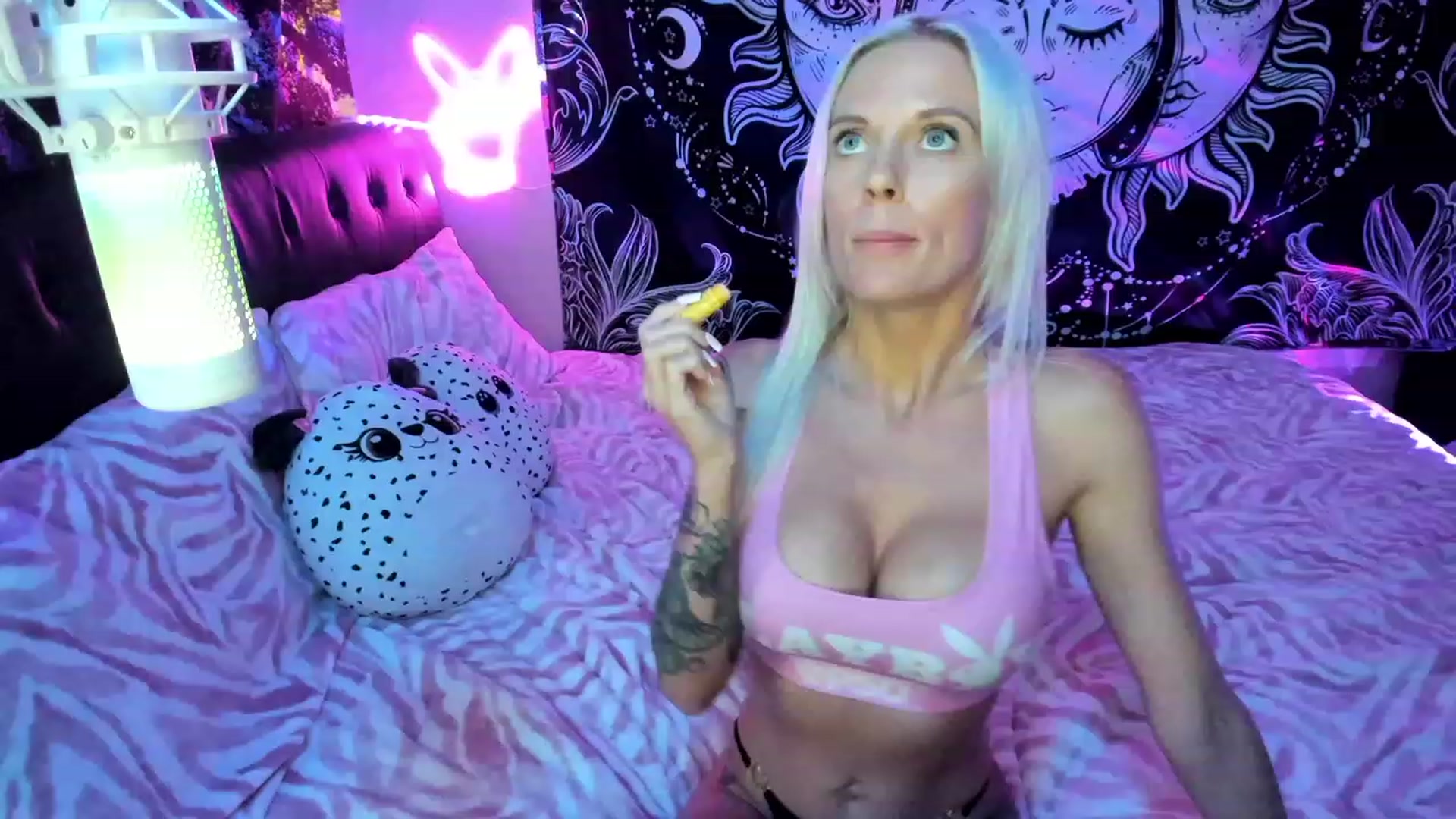 Gallery image thumbnail from Xo_belle's myfreecams stream on, 11/21/2023, 10:41 image 17 of 20