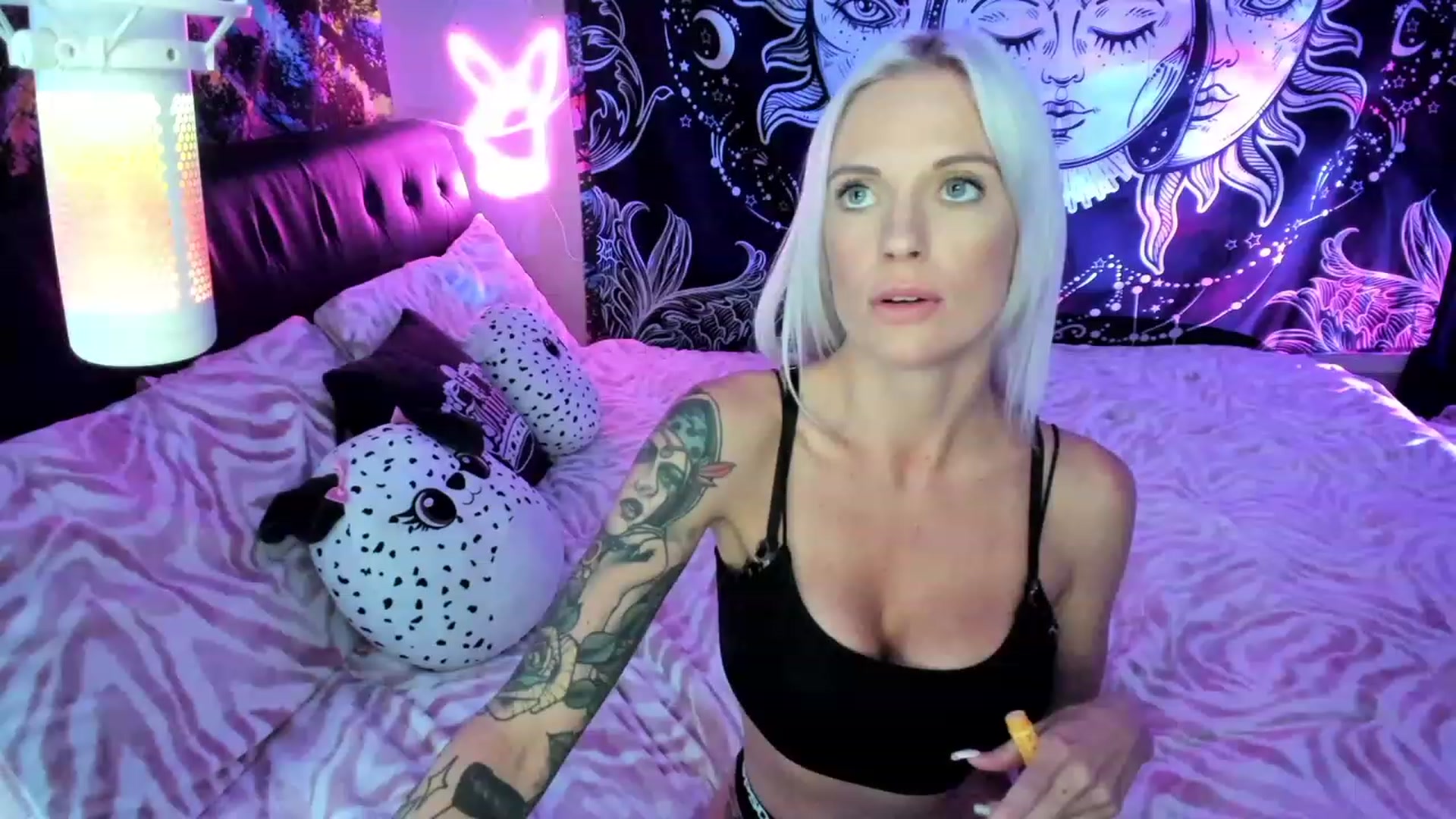 Gallery image thumbnail from Xo_belle's myfreecams stream on, 11/30/2023, 04:36 image 9 of 20