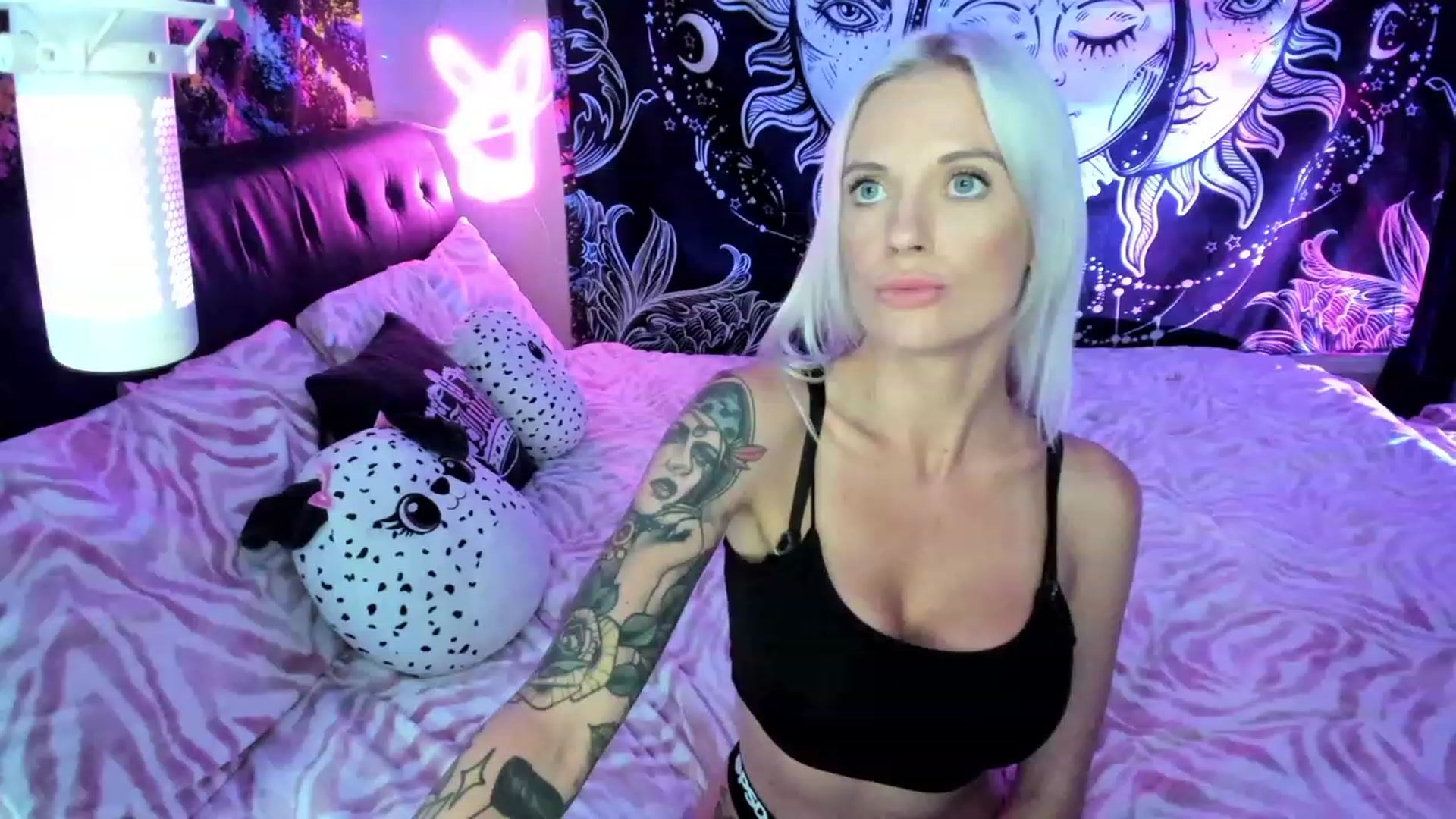 Gallery image thumbnail from Xo_belle's myfreecams stream on, 11/30/2023, 04:36 image 8 of 20