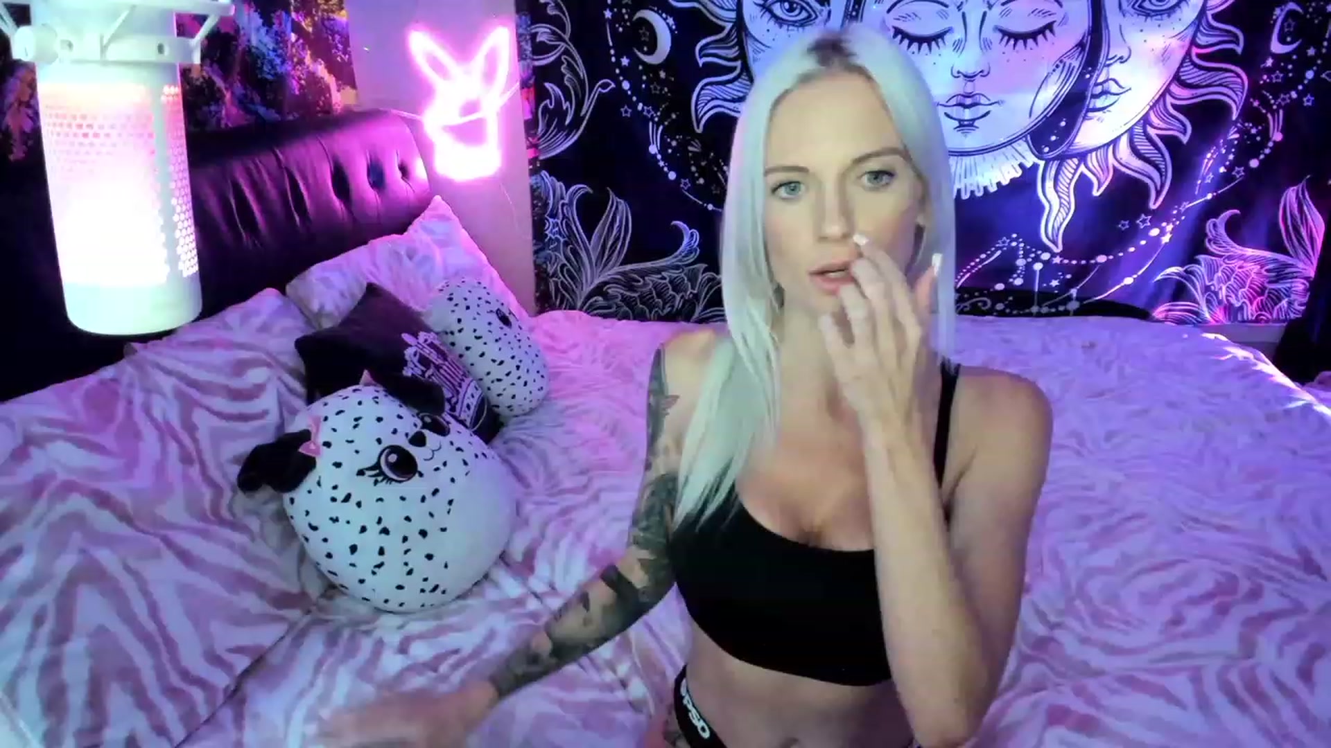 Gallery image thumbnail from Xo_belle's myfreecams stream on, 11/30/2023, 04:36 image 4 of 20
