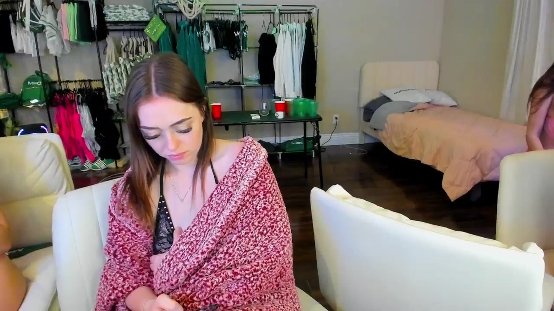 Gallery image thumbnail from Xo_zya's myfreecams stream on, 03/28/2025, 08:51 image 14 of 20