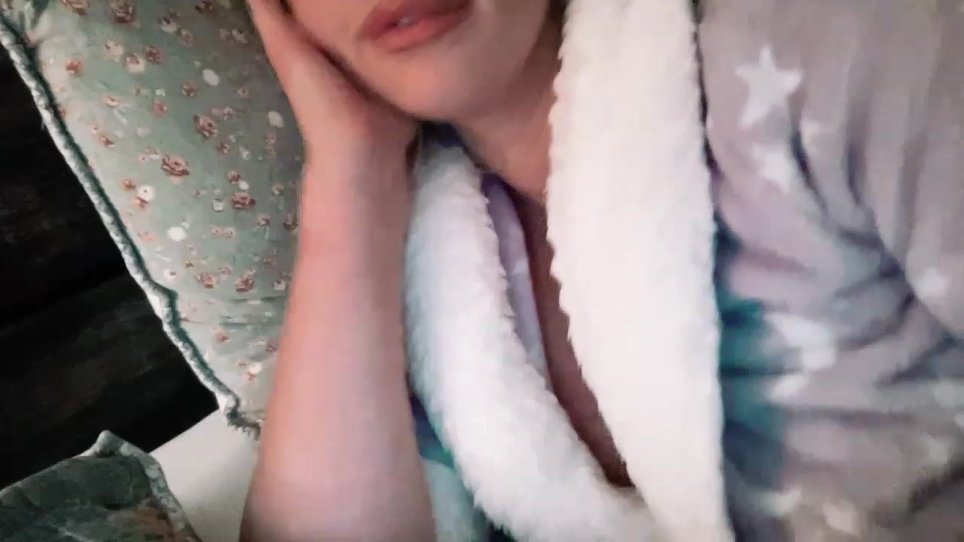 Gallery image thumbnail from Xonakitaxo's myfreecams stream on, 12/04/2022, 11:45 image 14 of 20