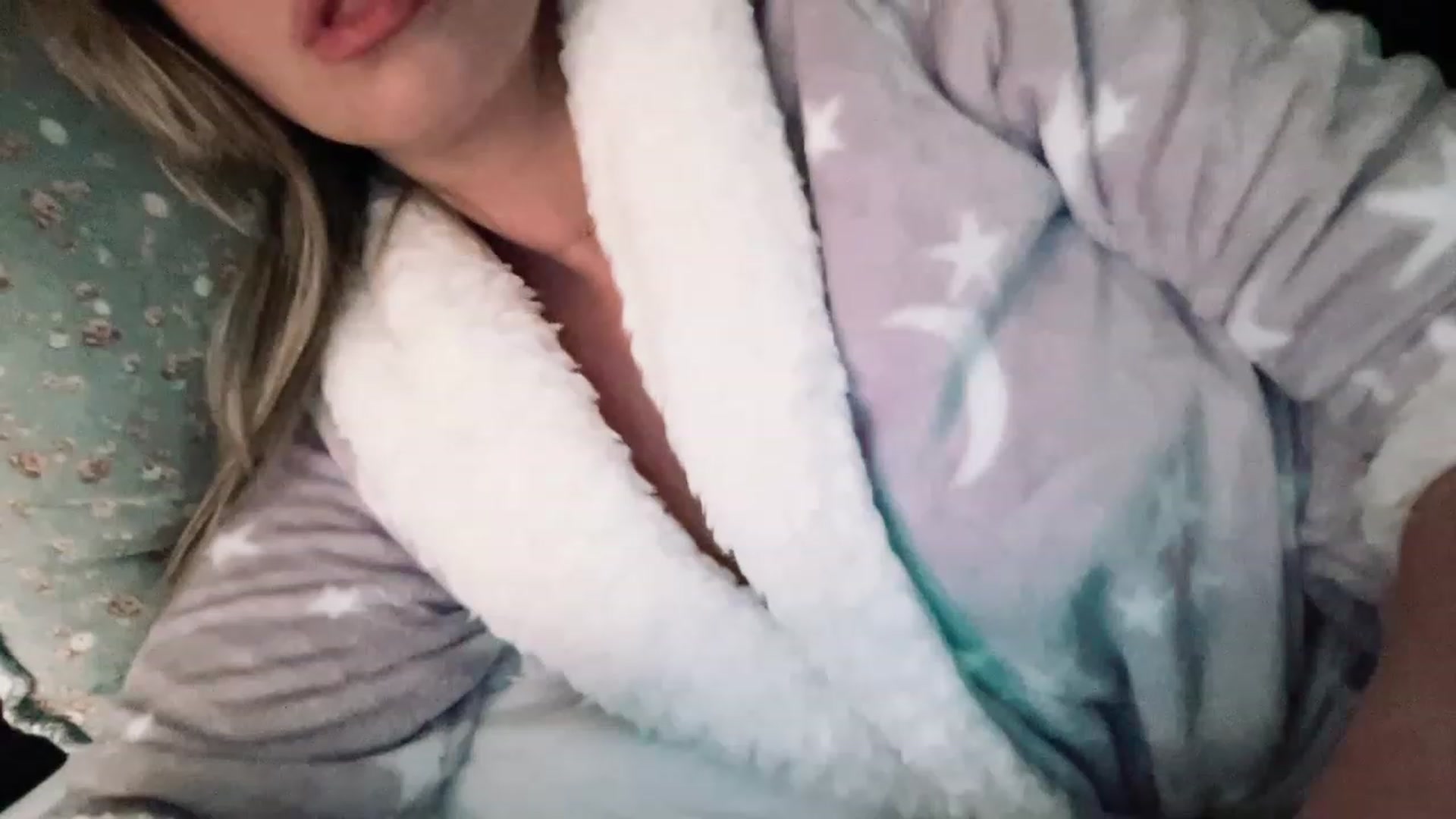 Gallery image thumbnail from Xonakitaxo's myfreecams stream on, 12/04/2022, 13:27 image 13 of 20