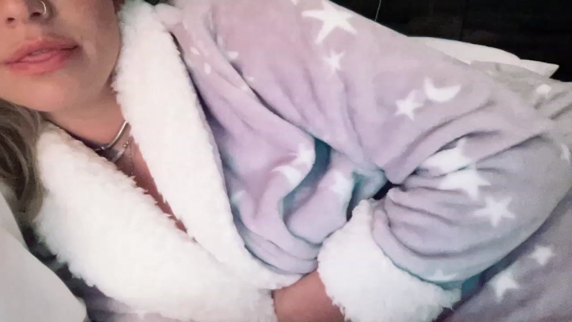 Gallery image thumbnail from Xonakitaxo's myfreecams stream on, 12/09/2022, 11:32 image 11 of 20